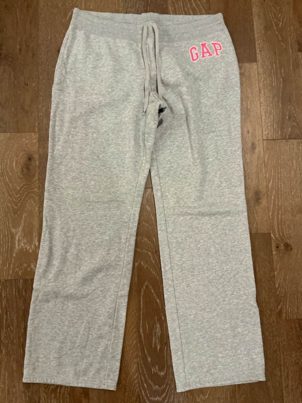 EUC - Women’s GAP Gray Sweatpants with Pink Logo - Size XL